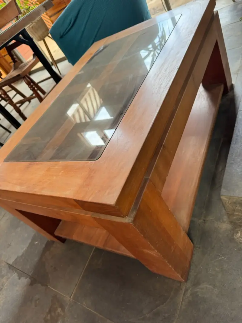 Mesa de centro de madera con vidrio - 3