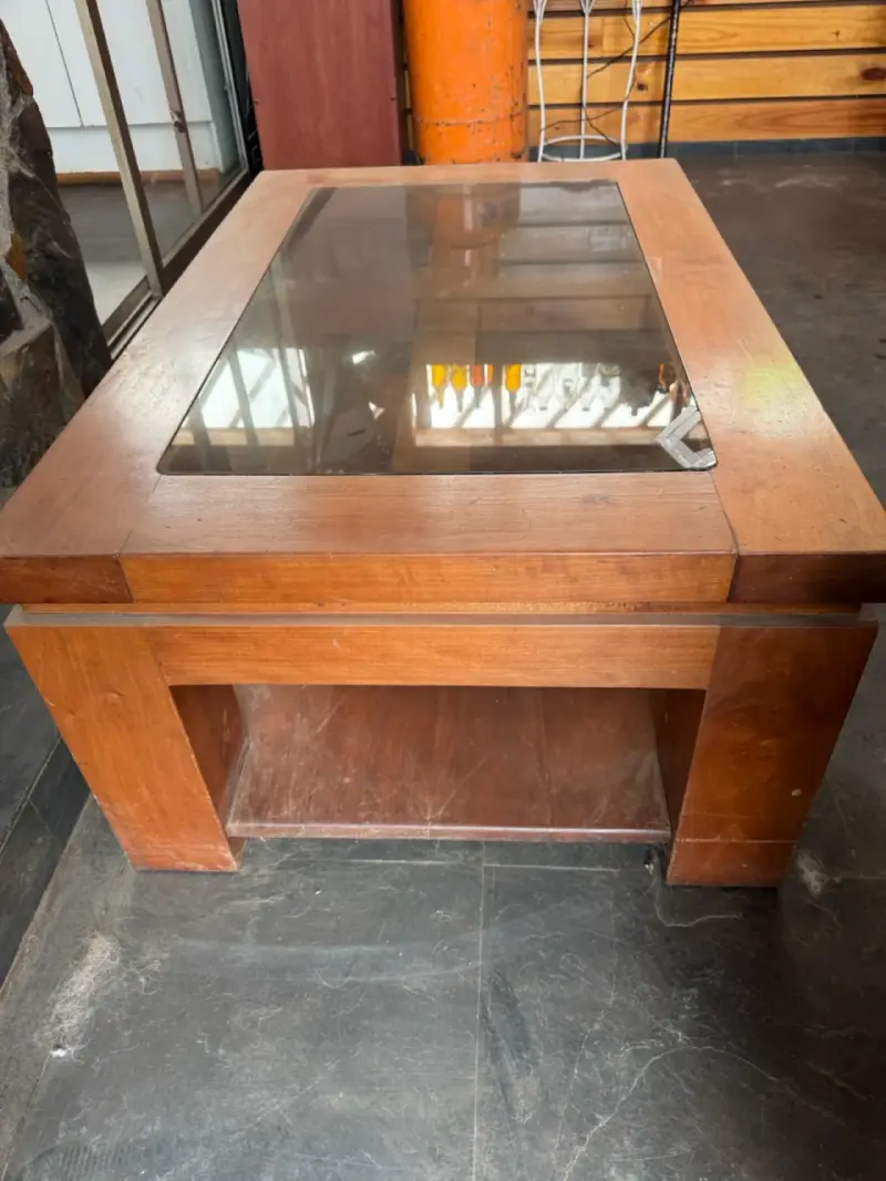 Mesa de centro de madera con vidrio - 4