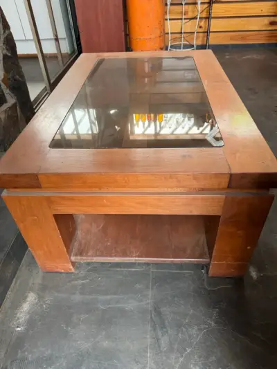 Mesa de centro de madera con vidrio - miniatura 4