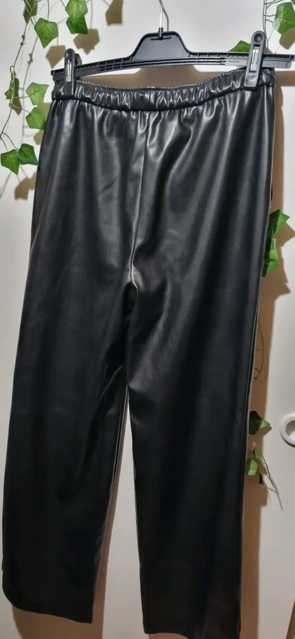 Pantalones de cuero sintético negros para mujer - 4