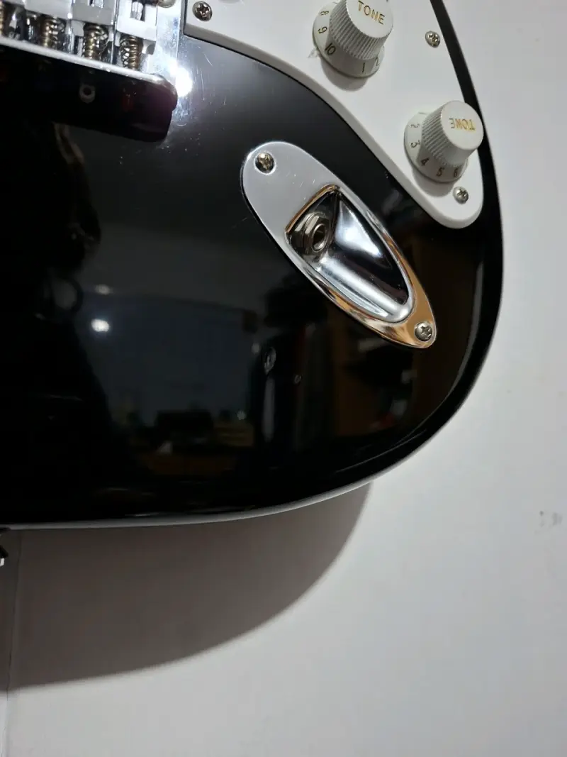 Guitarra Eléctrica Squier by Fender Stratocaster - 3