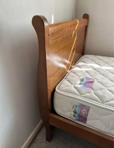 Cama de madera con colchón incluido - miniatura 1