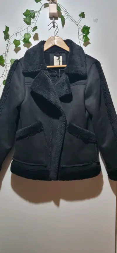 Chaqueta de invierno negra con forro de lana - miniatura 5