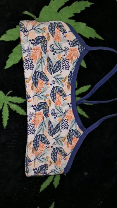 Top deportivo con estampado floral - miniatura 1