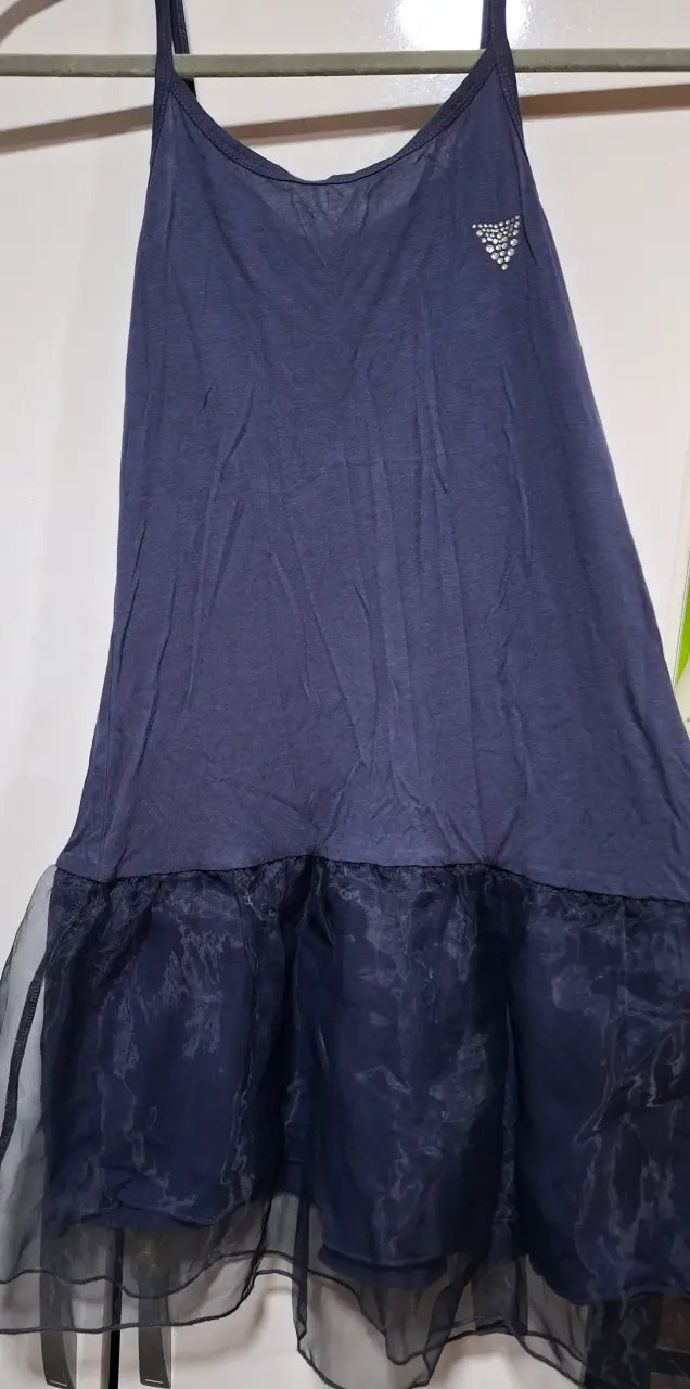 Vestido azul con detalles de tul y pedrería - 2