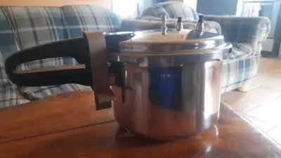 Olla a presión Holstein 4.2L rápida y eficiente - miniatura 4