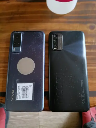 Smartphone Vivo Y20 y Redmi 9 en buen estado - miniatura 1