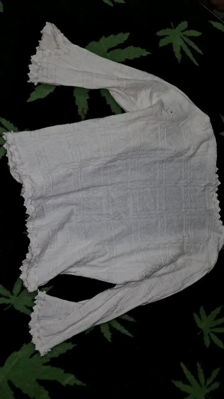 Conjunto blanco de algodón con diseño texturizado - 4