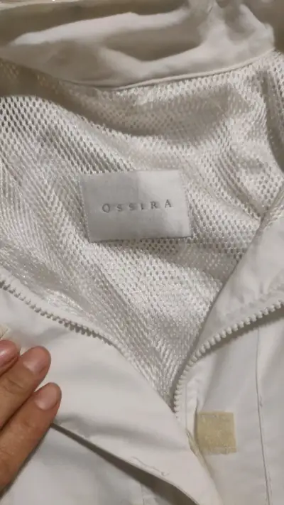 Ossira Abrigo blanco mujer con botones decorativos - miniatura 2