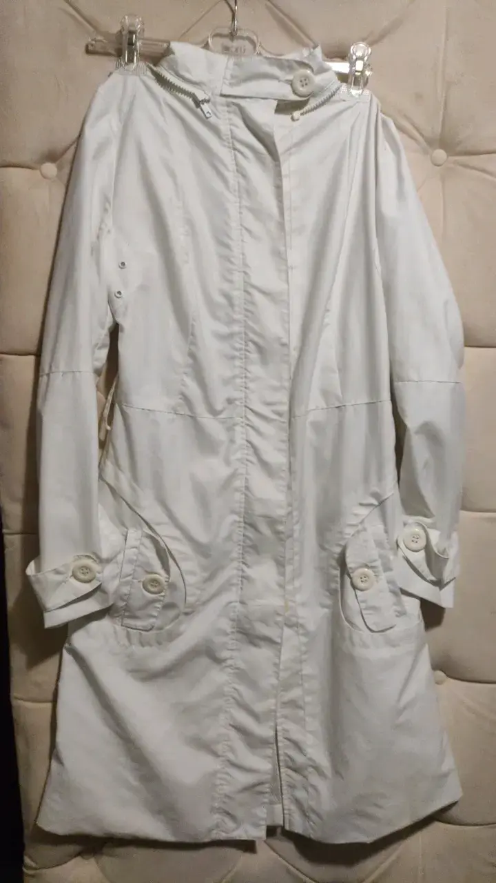Ossira Abrigo blanco mujer con botones decorativos - 3