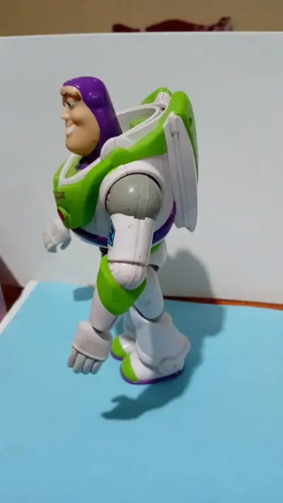 Figura de acción Buzz Lightyear Toy Story - miniatura 2