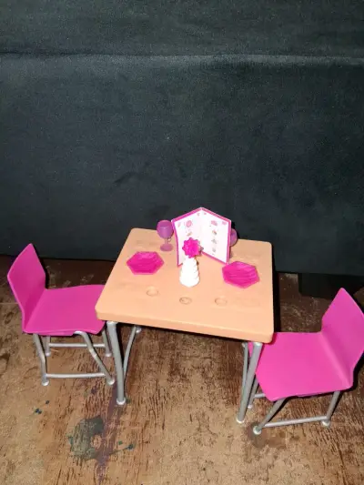 Casa de muñecas con otra profesiones - miniatura 2