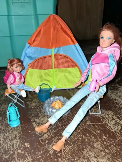 Casa de muñecas con otra profesiones - miniatura 3