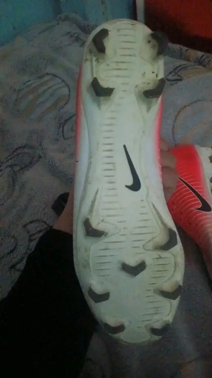 Zapatillas de fútbol Nike rosas para hombre - 2