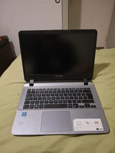 Notebook ASUS en buen estado, usado - miniatura 1