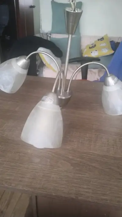 Lámpara de techo con tres luces de vidrio - miniatura 1