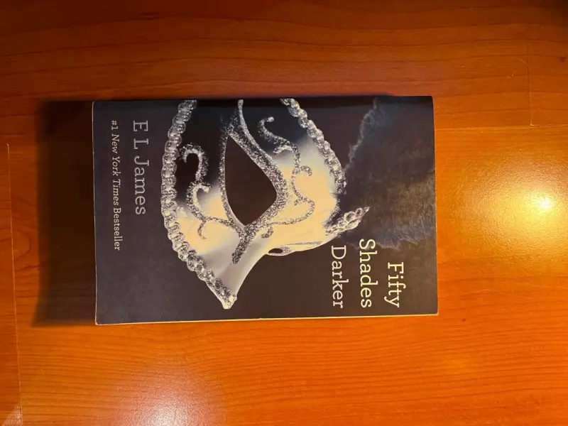 Libro 'Fifty Shades Darker' de E.L. James