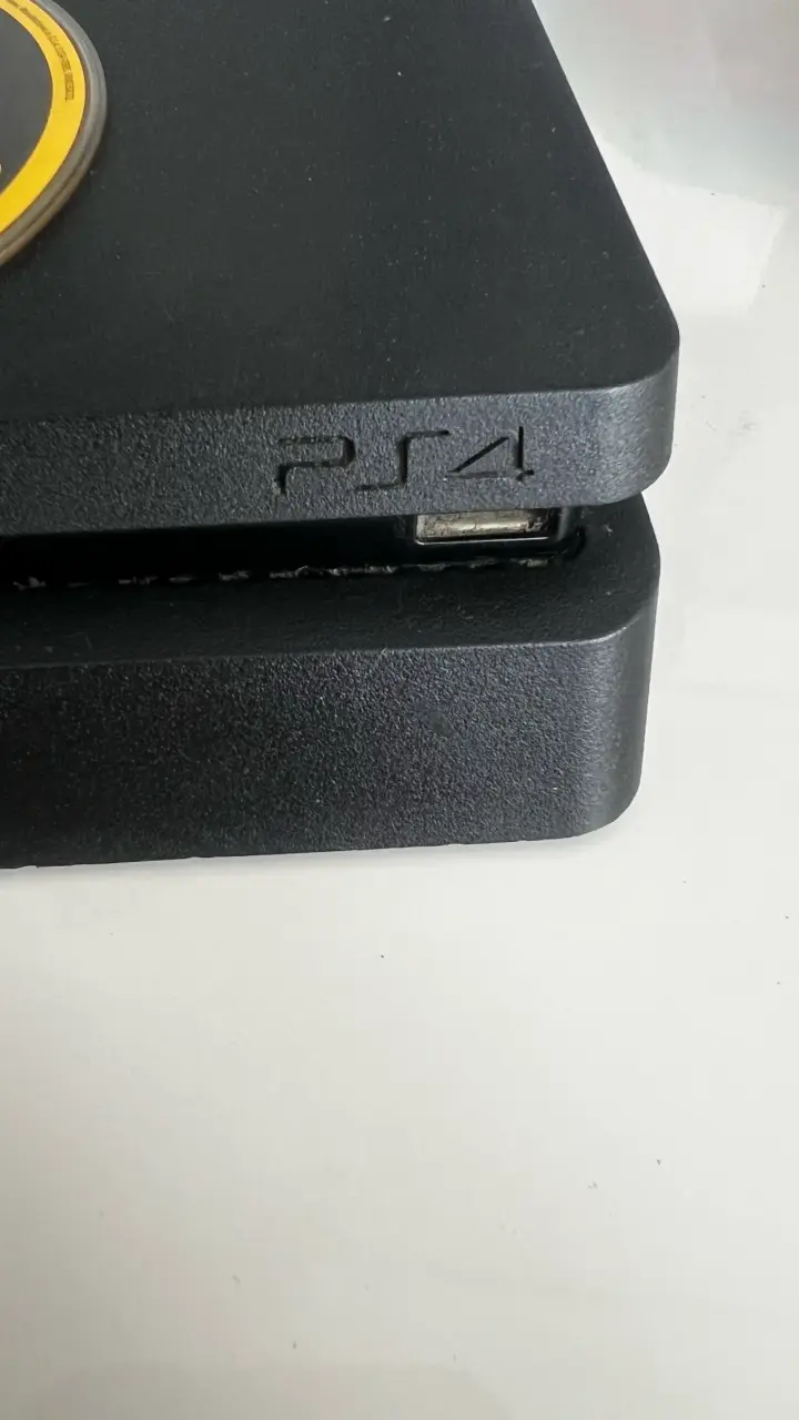 Consola PS4 en buen estado - 1