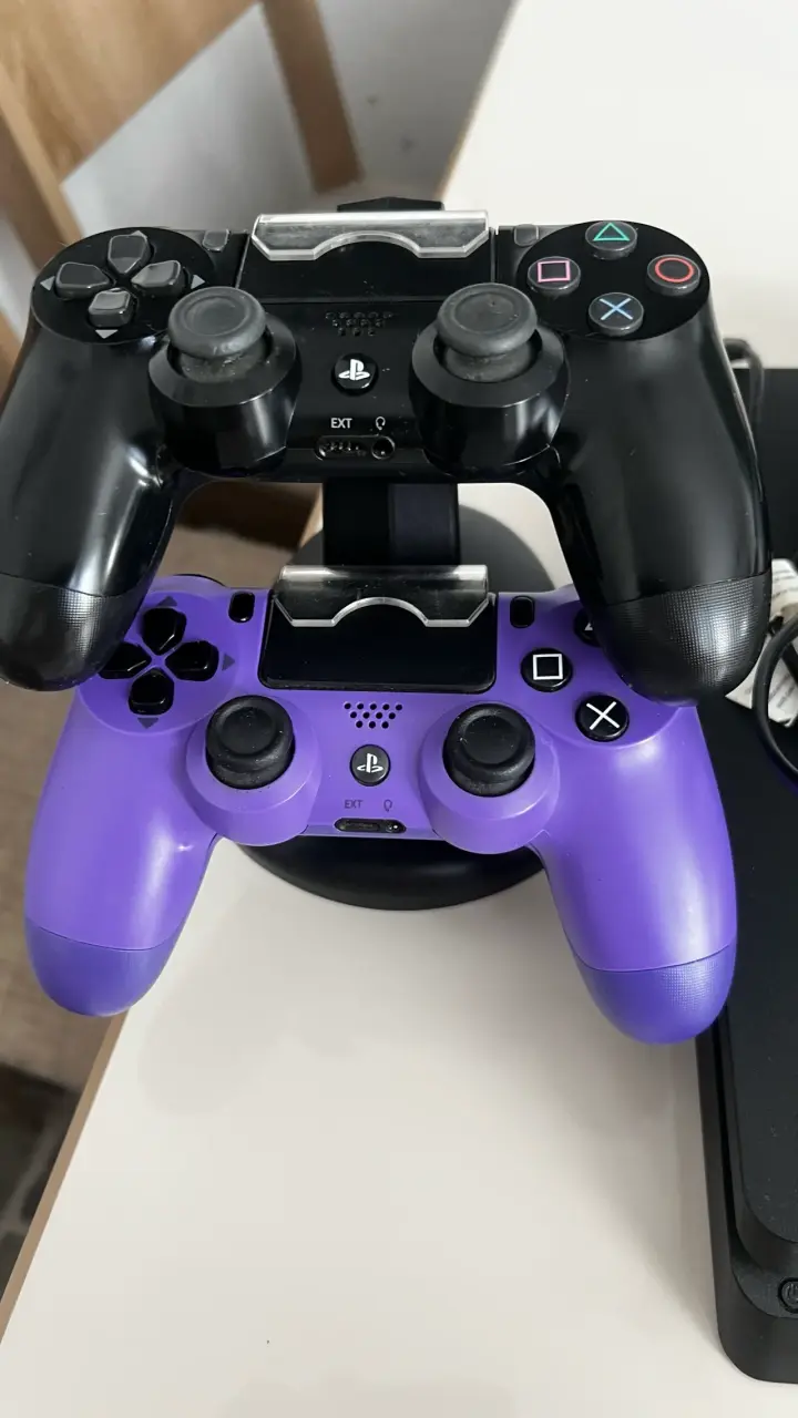 Consola PS4 en buen estado - 3