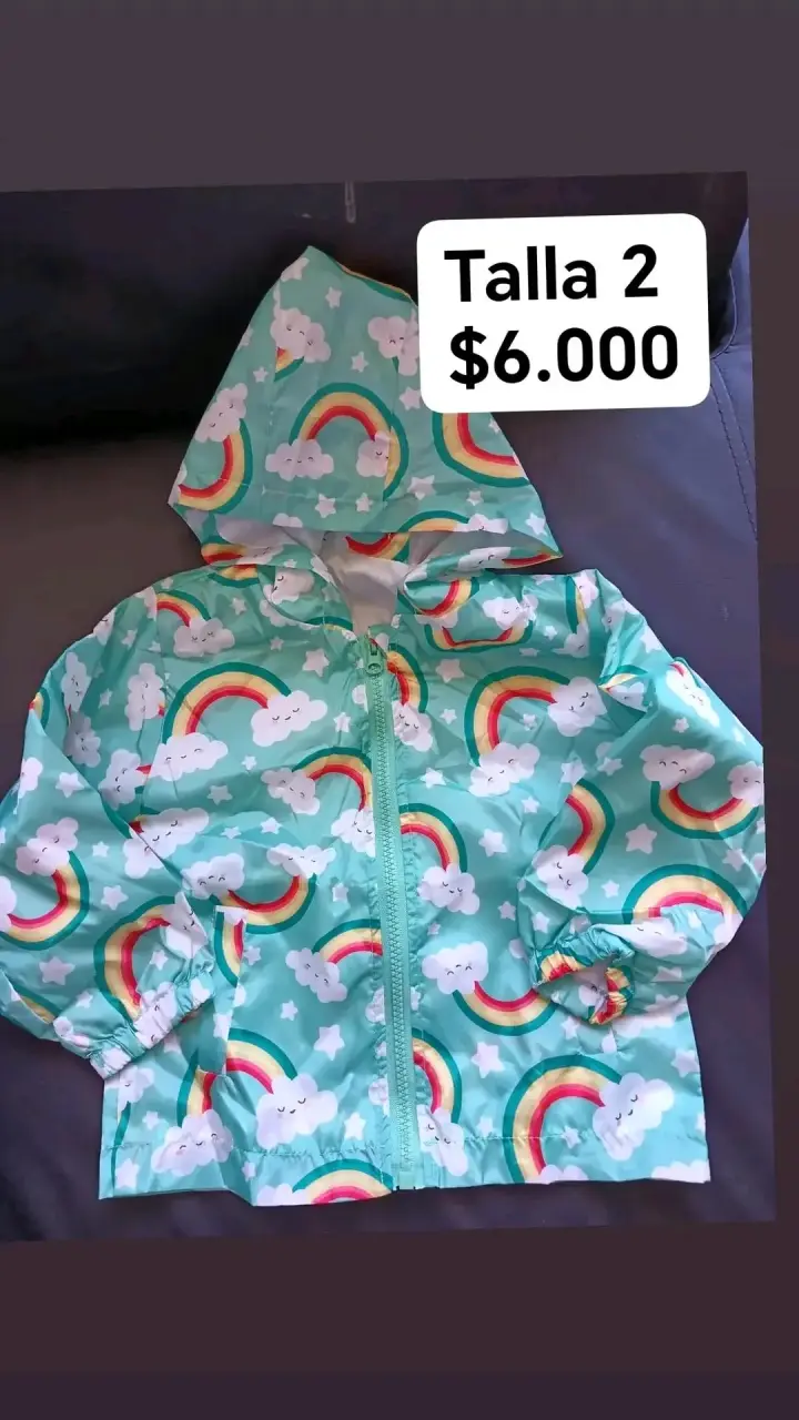 Chaqueta impermeable infantil con arcoíris