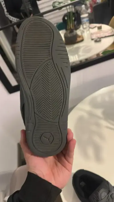 Zapatillas pumas negras - miniatura 2