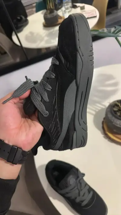 Zapatillas pumas negras - miniatura 4
