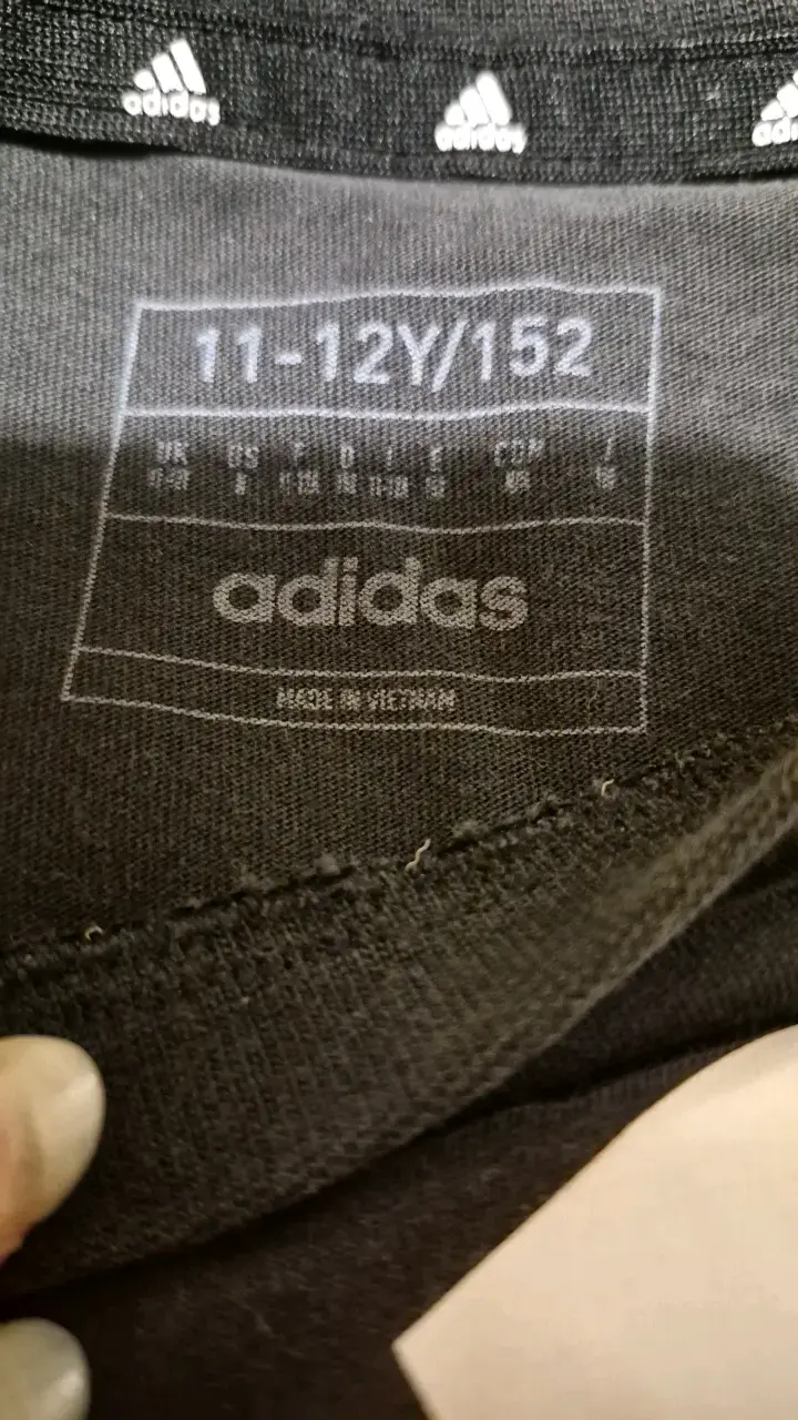 Polera negra Adidas para niño - 2