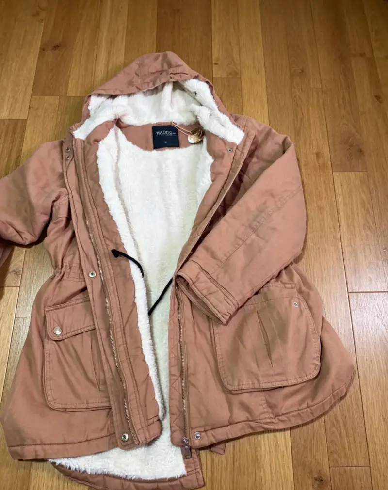 Parka de mujer color beige  con capucha - 2