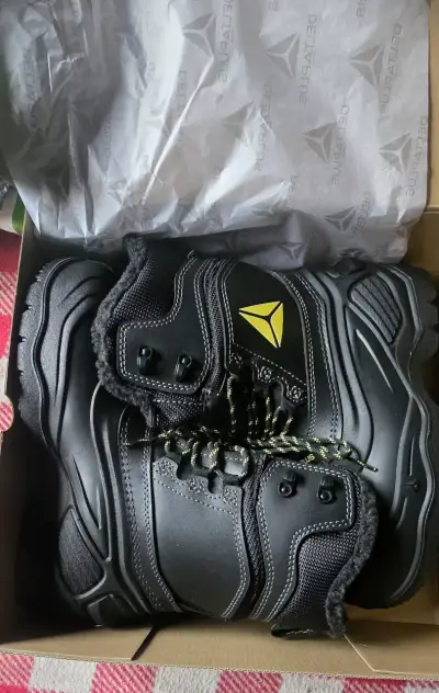 Botas de montaña negras con forro térmico - miniatura 1