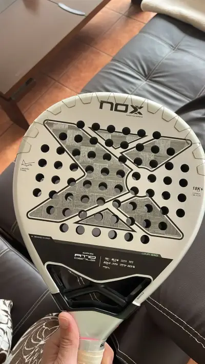 Pala de pádel NOX AT10 Genius 18K - miniatura 1