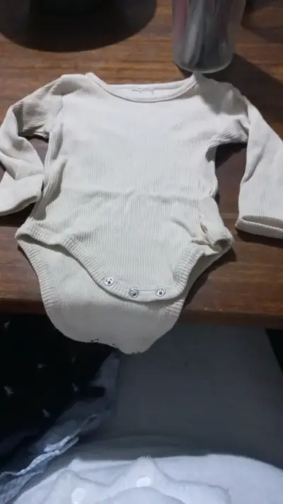 Vendo bolsas de ropita bebé niño - miniatura 5