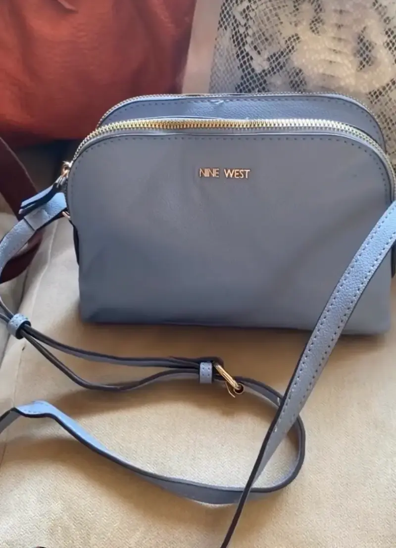 Cartera cruzada azul Nine West en buen estado - 1