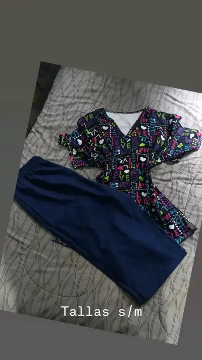 Uniformes clínicos - miniatura 2