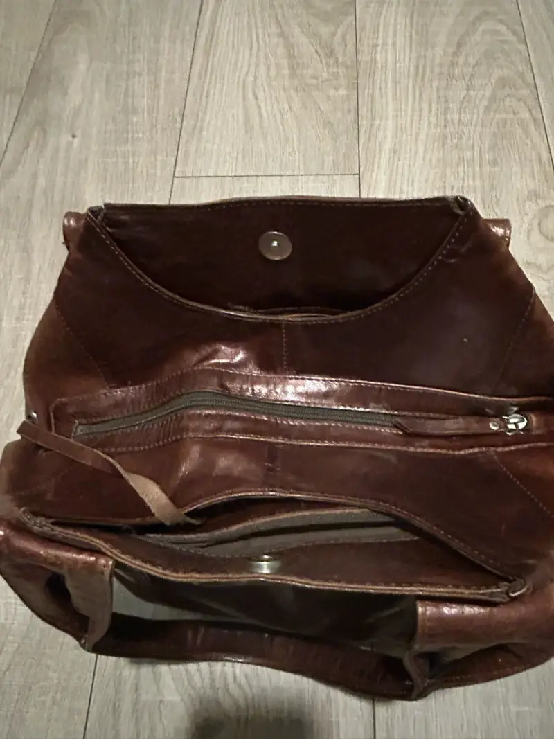 Bolso de cuero marrón elegante - 4