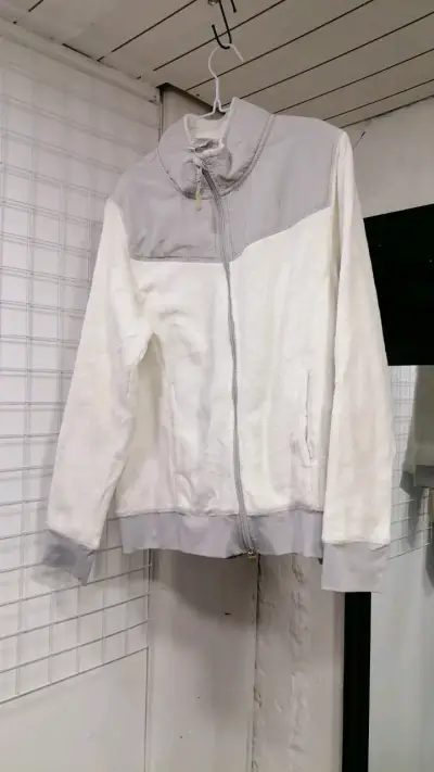 Chaqueta polar blanca con detalles grises - miniatura 1