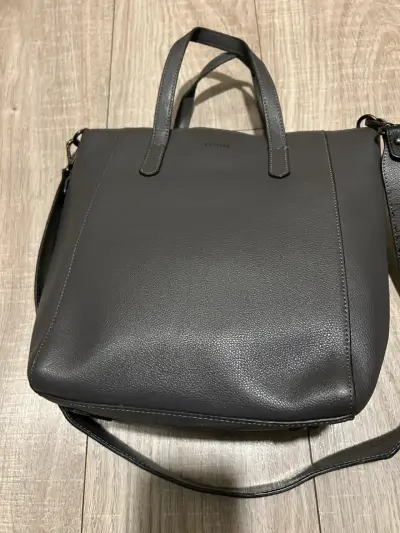 Tote de cuero gris con correa ajustable - miniatura 2