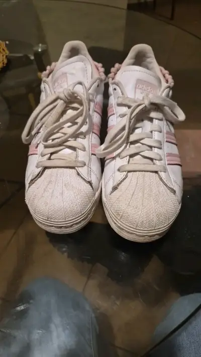 Zapatillas Adidas Superstar blancas con rosado - miniatura 1