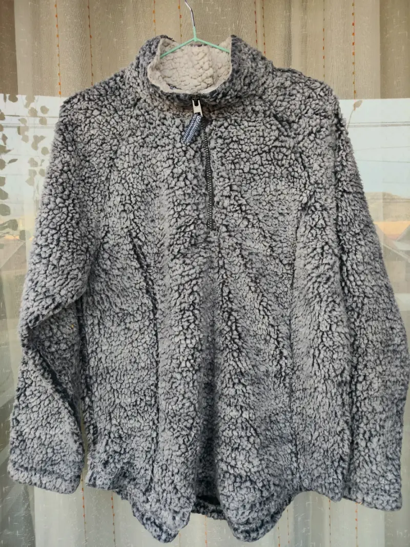 Chaqueta de lana sintética gris con cierre