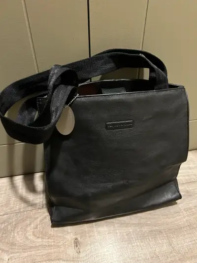 Tote de cuero negro elegante - miniatura 1
