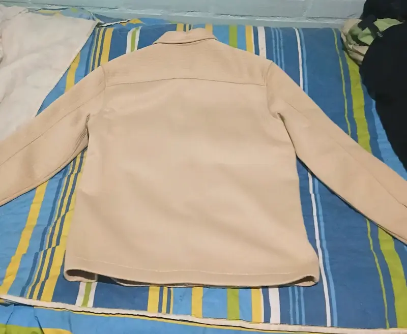 Chaqueta beige de hombre H&M en buen estado - 2