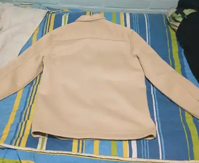 Chaqueta beige de hombre H&M en buen estado - miniatura 2