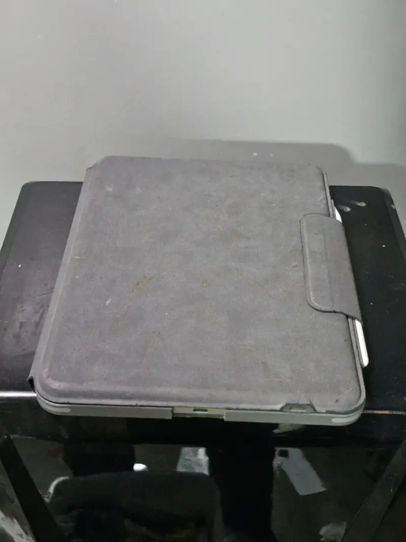 Ipad con teclado desmontable y funda protectora - 3