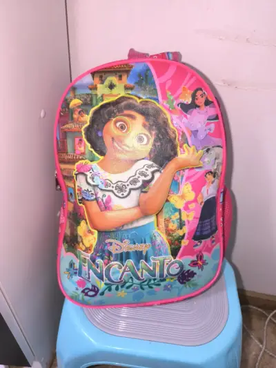 Mochila infantil Disney Encanto colorida - miniatura 1