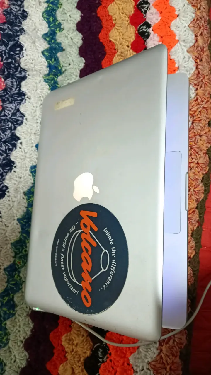 MacBook Pro - 4