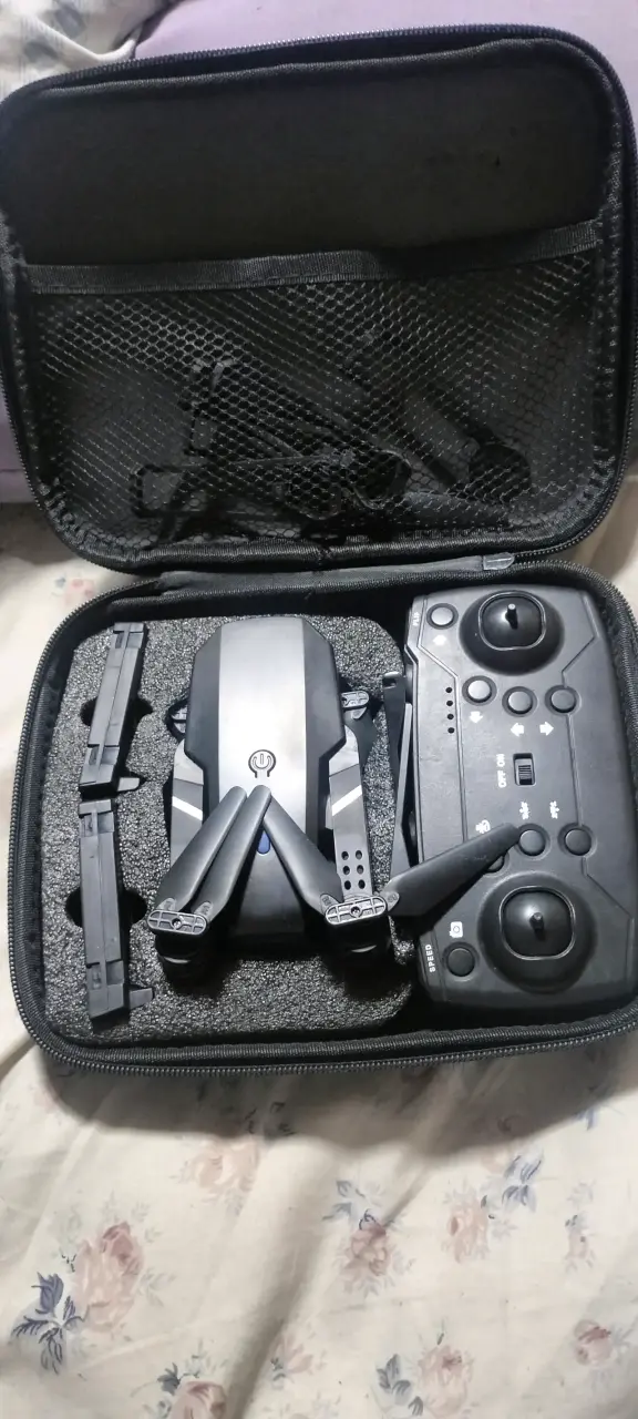 Drone plegable con control remoto y estuche - 1