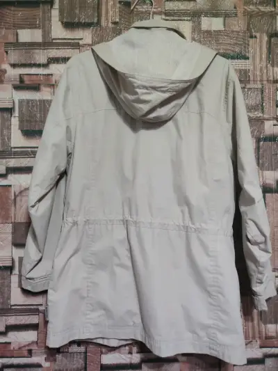 Parka beige para mujer con capucha - miniatura 3