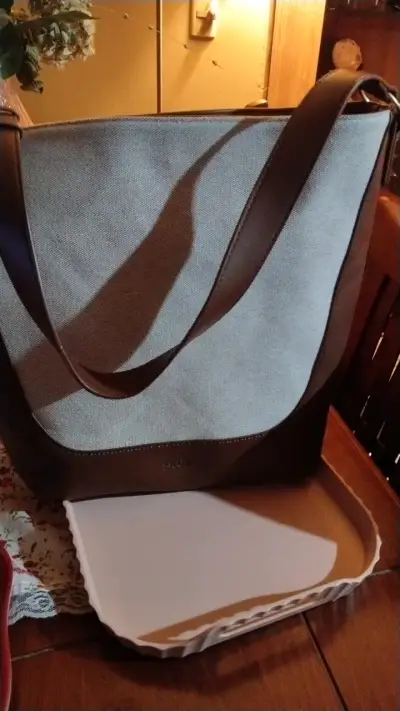 Bolso tote de lona y cuero elegante - miniatura 1
