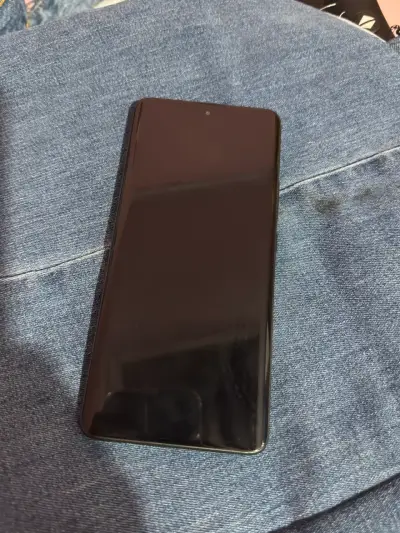 Smartphone Xiaomi Redmi con pantalla grande curva - miniatura 2