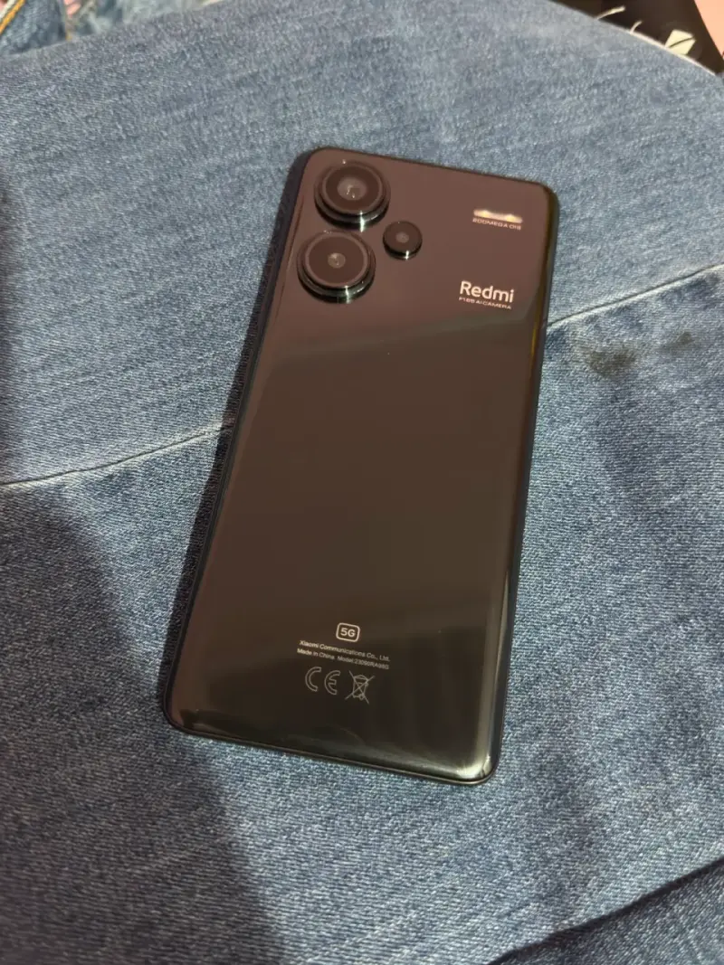 Smartphone Xiaomi Redmi con pantalla grande curva - 3