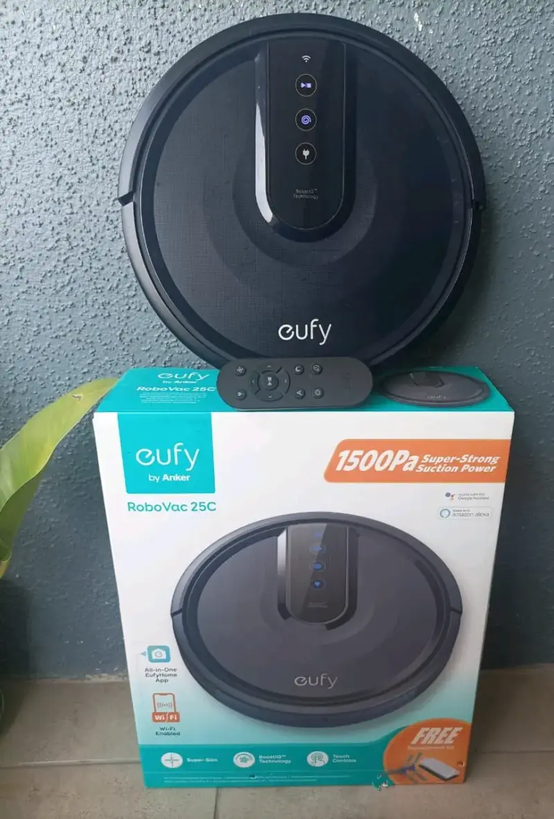 Robot aspiradora Eufy RoboVac 25C con control remoto